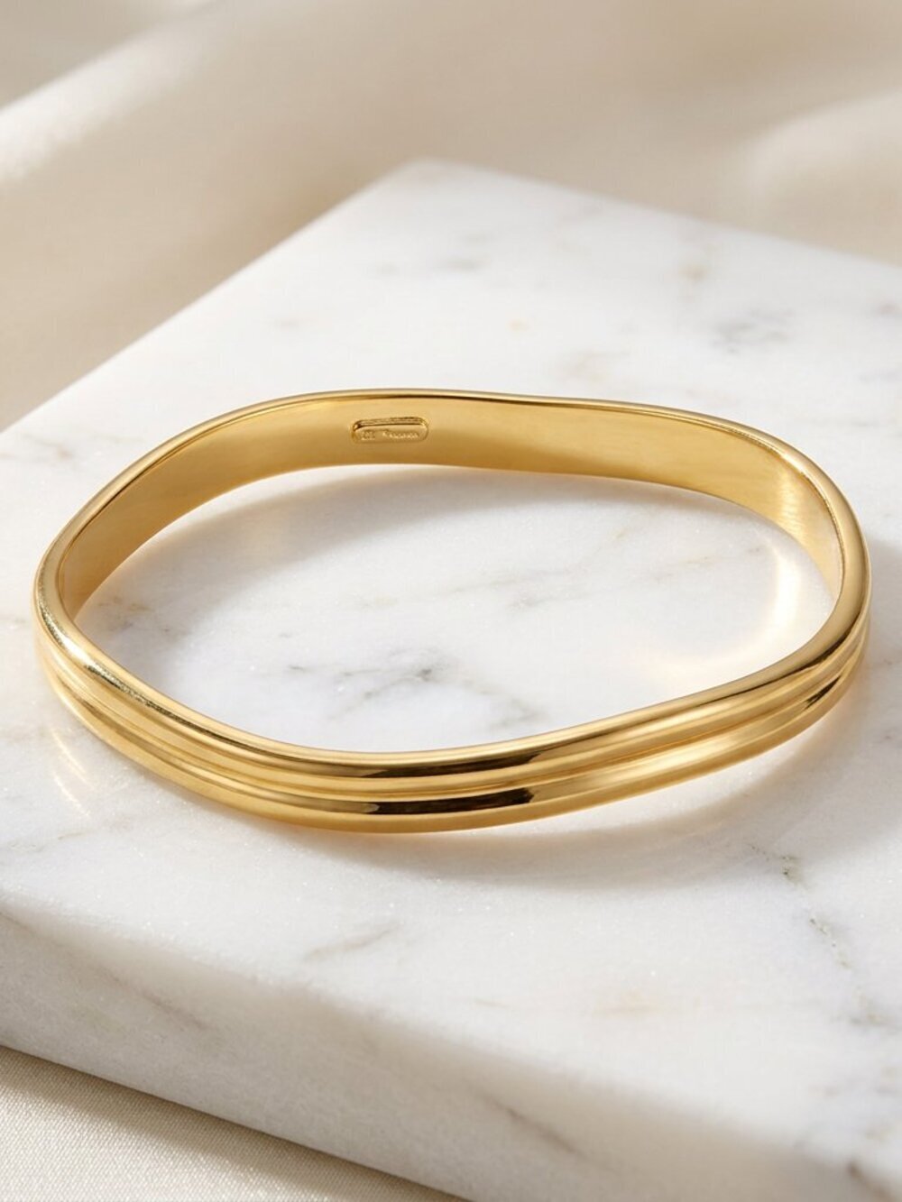 NWT Ben-Amun 24K Gold Plated Sculptural Status Texture Wavy Bangle Bracelet